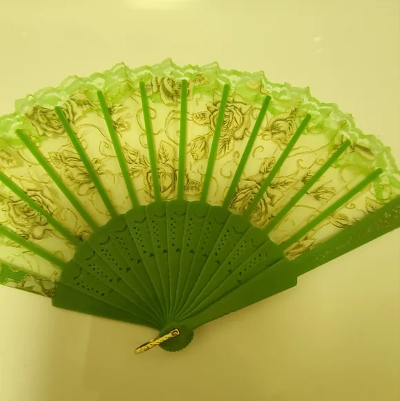 Nice green fan - Picture 2 of 3
